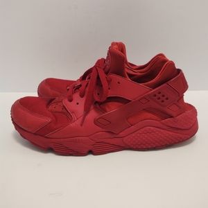 Nike Air Huarache Triple Red  Size 13 mens 318429-660
